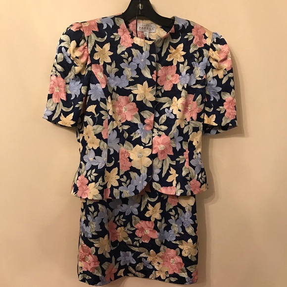 Adrianna Papell Dresses & Skirts - Vintage Adrianna Papell Floral Silk Skirt Suit